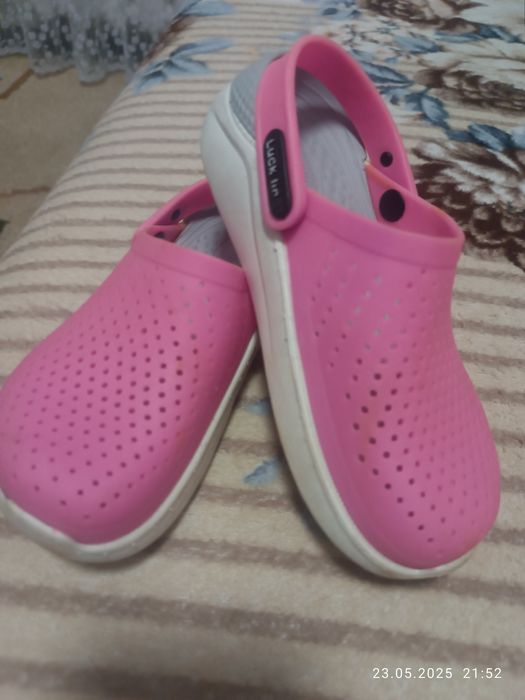 Продам крокси для дівчинки