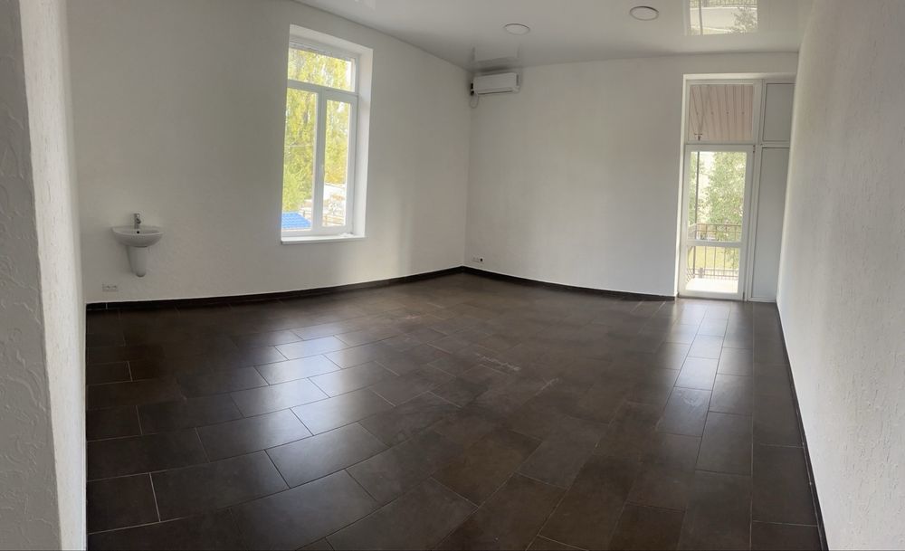 Оренда кабінетів 40, 26, 22 м2;