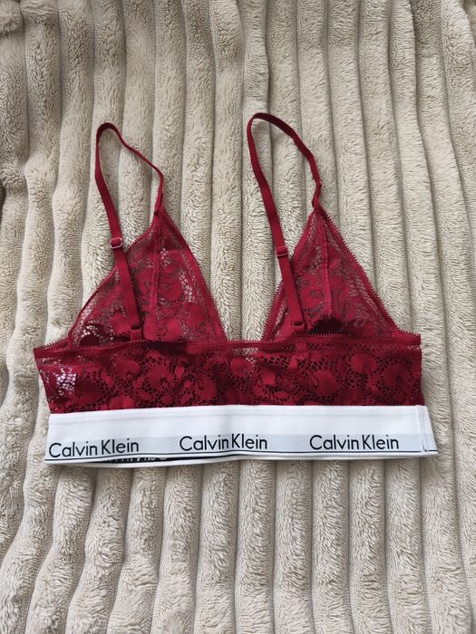 Czerwony biustonosz koronkowy Calvin Klein