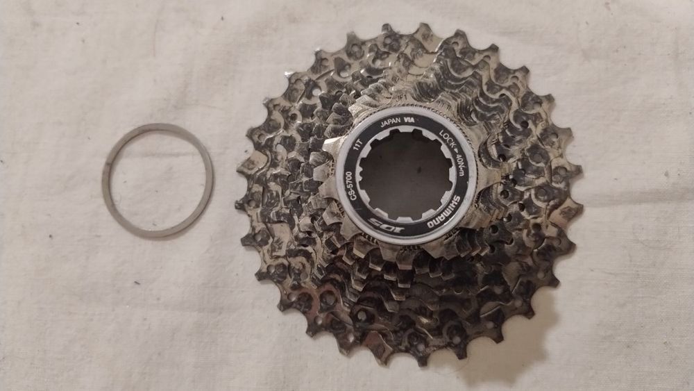 Cassete Shimano 105 CS 5700 de 10v 11-28 com corrente SRAM PC1070.