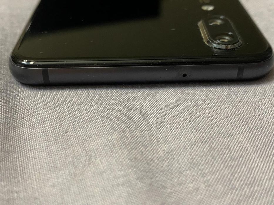 смартфон Huawei P20