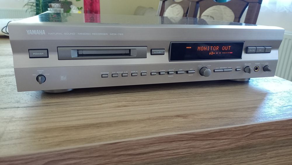 Yamaha MDX-793 Minidisc Recorder/ Natural Sound (cena z wysyłką)