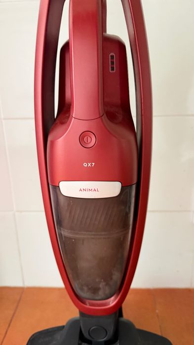 Aspirador Vertical Sem Fio AEG QX7 Animal, Sem Fio, Ótimo Estado
