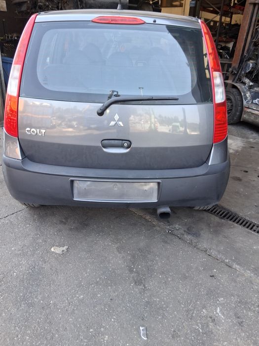 Mitsubishi colt para peças