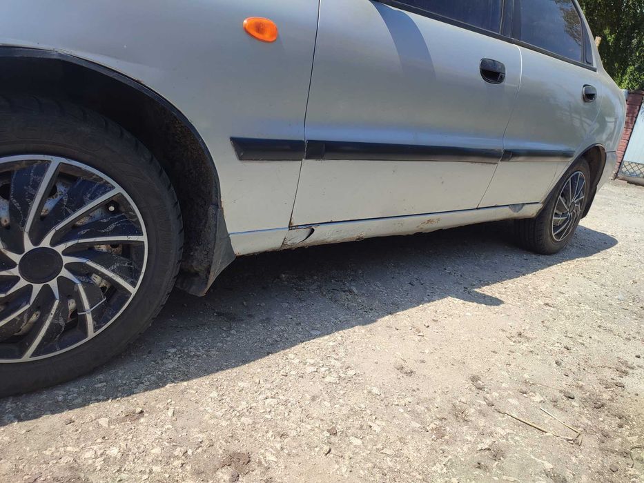 Автомобіль Lanos