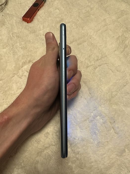 Телефон Oppo.