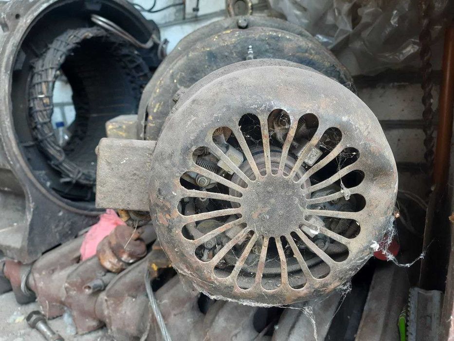 Генератор синхронный 4,5 кВА (3,6 кВт) трехфазный БМЗ-4,5.