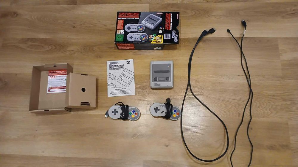 NINTENDO SNES MINI classic (Kompletny zestaw)