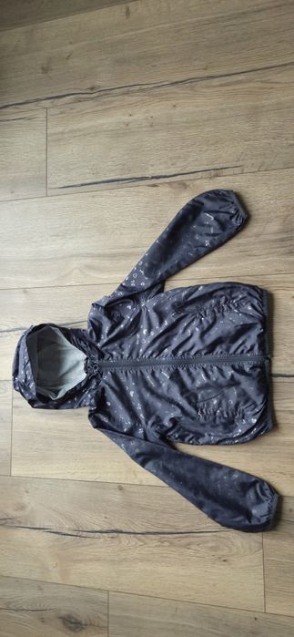 Kurtka wiatrówka cienka r.110/116