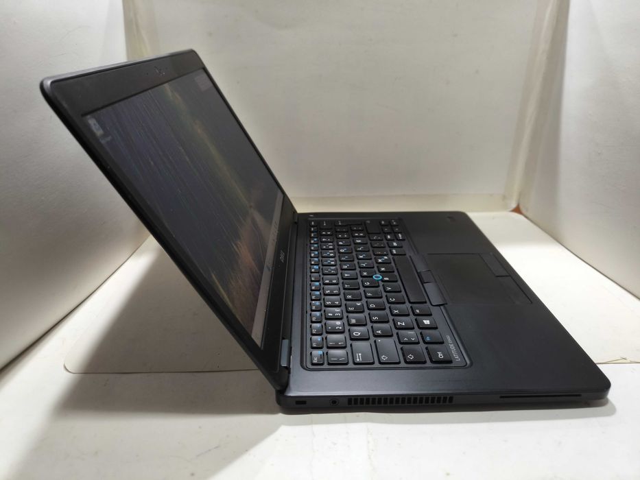 Dell Latitude E5450 i5 8GB ram ssd