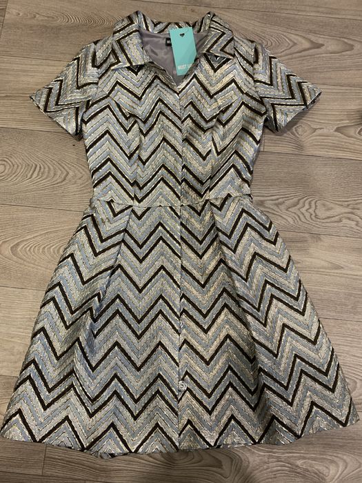 Яскрава сукня від Must Have