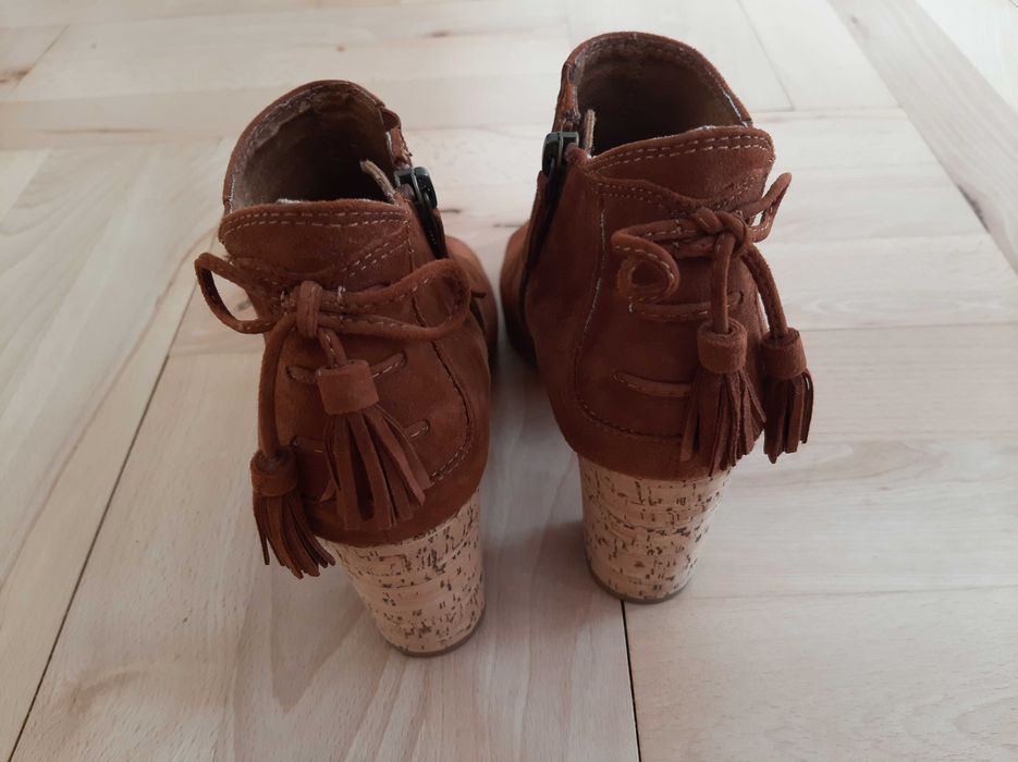 Buty Tamaris rozmiar 37, długość wkładki 23,5 cm