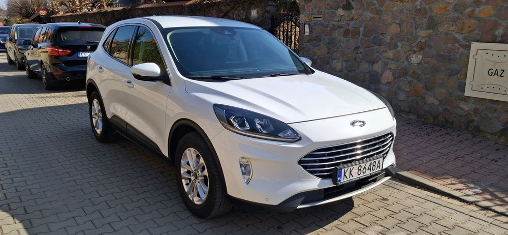 Ford Kuga Ford Kuga 2.0 EcoBlue Hybrid TITANIUM