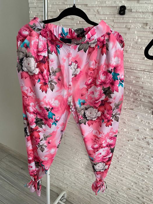 Millagro nowy set komplet w kwiaty spodnie wiązane nogawki + top
