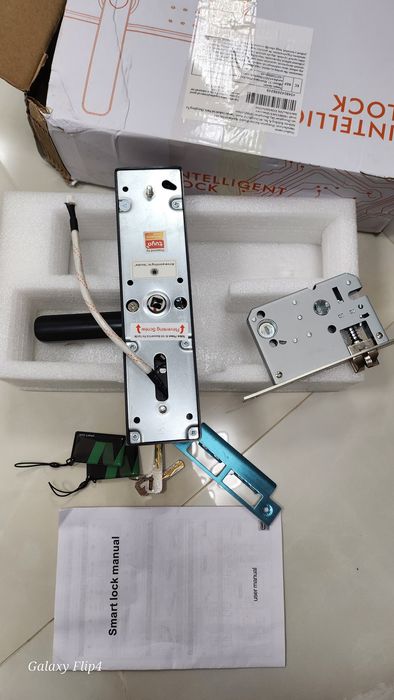 Дверний смарт замок біометричний Action Tuya X1 / Не увесь комплект