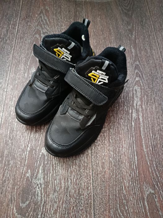 Продам дитячі кросівки хлопчик 35 розмір