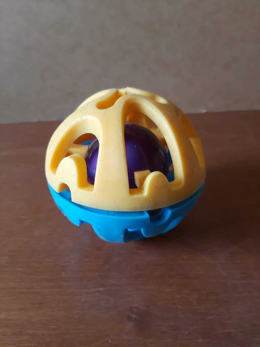 Plastikowa sensoryczna piłka z grzechotką zabawka dla dziecka
