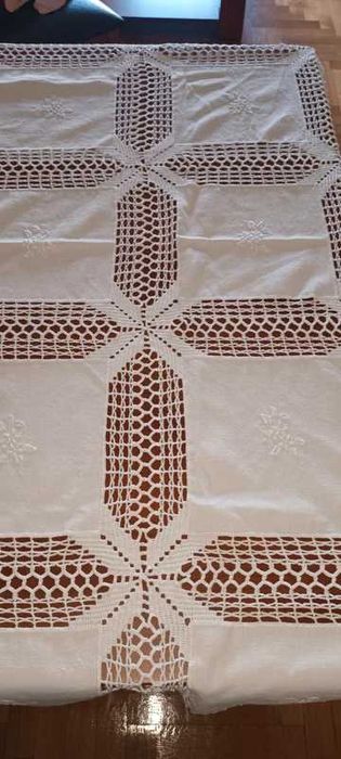 Toalha grande de mesa  - vintage de linho antigo e renda