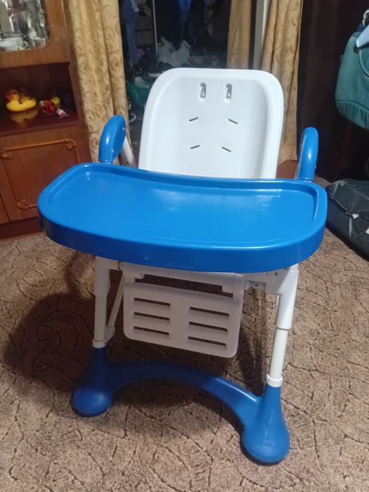 Продам стульчик для кормления.