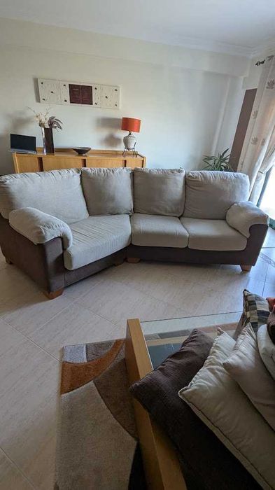 Sofá + Cortinado + Candeeiro de teto