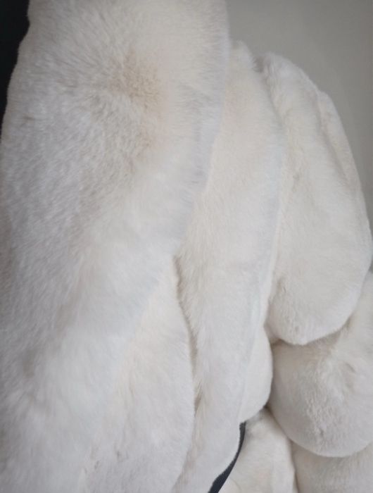 Kremowe futro. River Island. Vintage. Aesthetic. Glamour. Slavic.