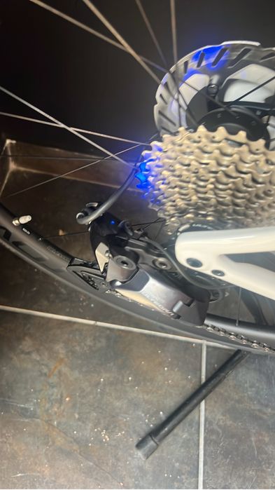 Specialized Tarmac SL8 Expert Ultegra Di2 – Roval Carbon – Impecável
