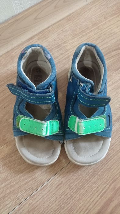 Босоніжки сандалі шкіра 25