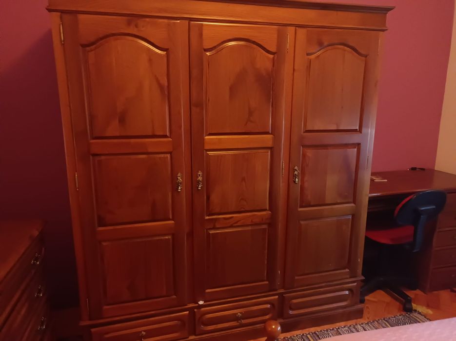 Vende-se Mobiliário de Quarto