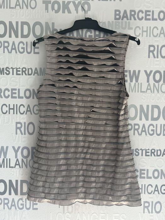 Ciekawa szara bluzeczka