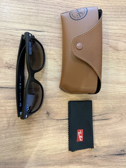 Солнцезащитные очки Ray-Ban New Wayfarer RB2132 601S/78