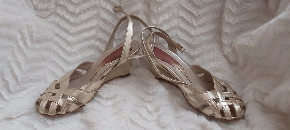 Sandalki z paseczkami