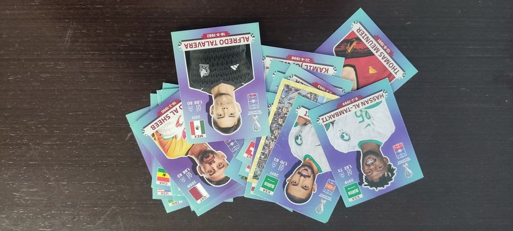 Lote 22 cromos mundial 2022 Panini