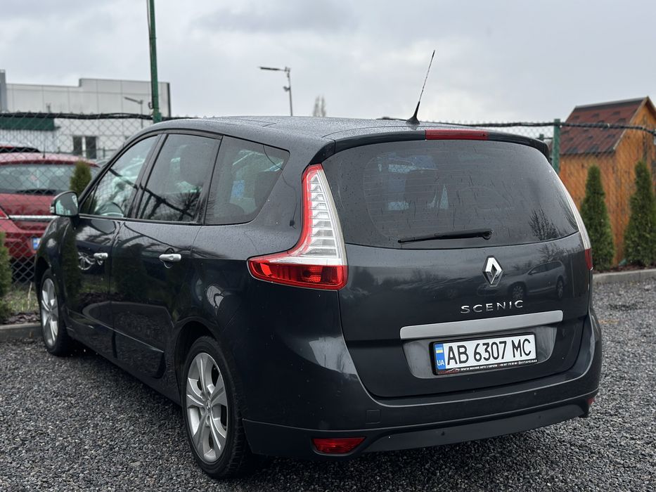 Продам Renault Grand Scenic 2010