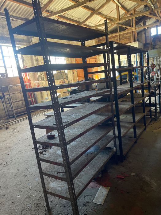 Prateleiras Metálicas