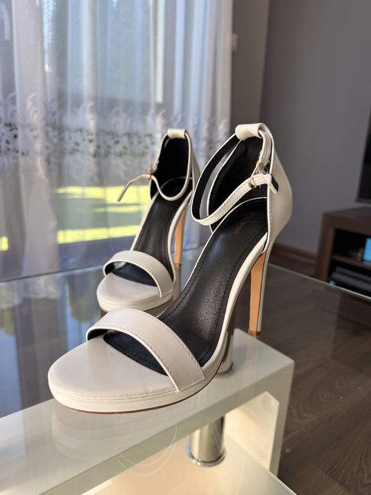 Białe szpilki/ buty ślubne
