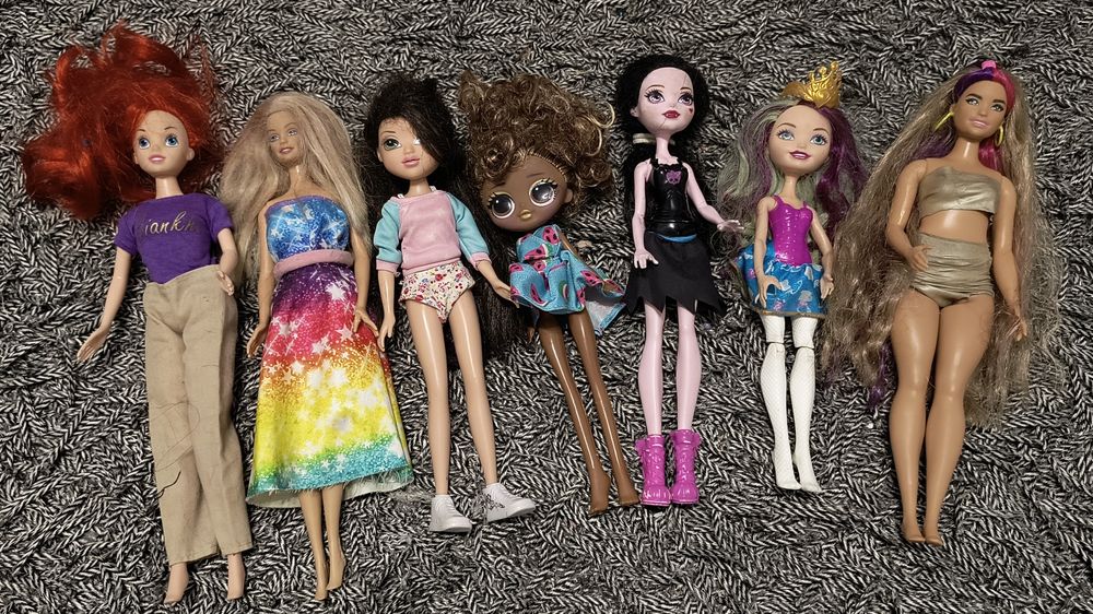 Sprzedam zestaw lalek Barbie Monster high
