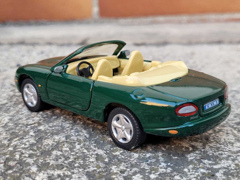 Kolekcja modeli Jaguar XK8 Schuco 1:43 mega unikat