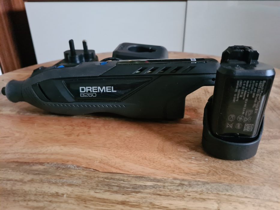 Dremel 8260 godny uwagi!!!
