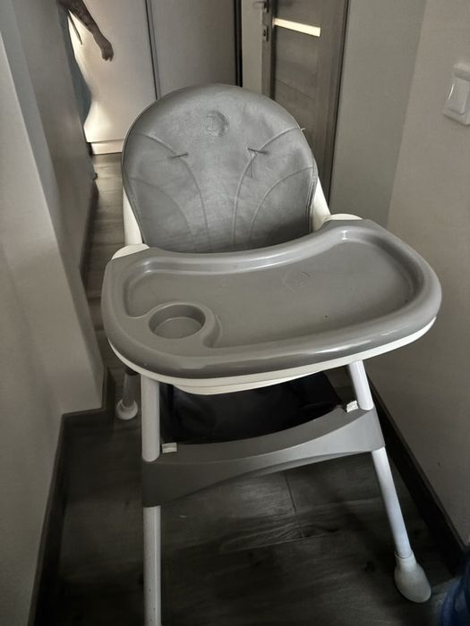Стільчик для годування