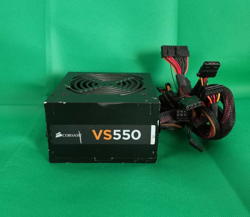 Fonte de Alimentação Corsair VS550 – 550W 80 PLUS White64551423303555124