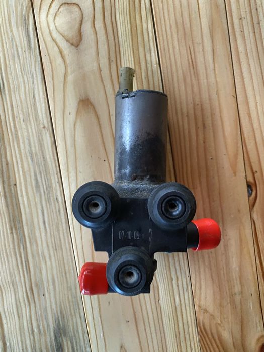 Доп помпа БМВ е87,90,91,92,93,60,61