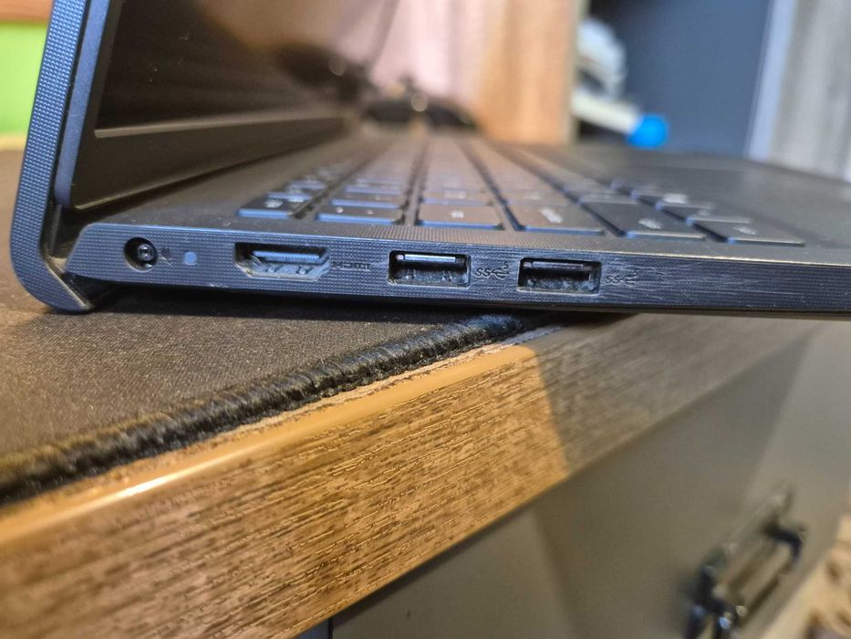Sprzedam laptop dell vostro 15