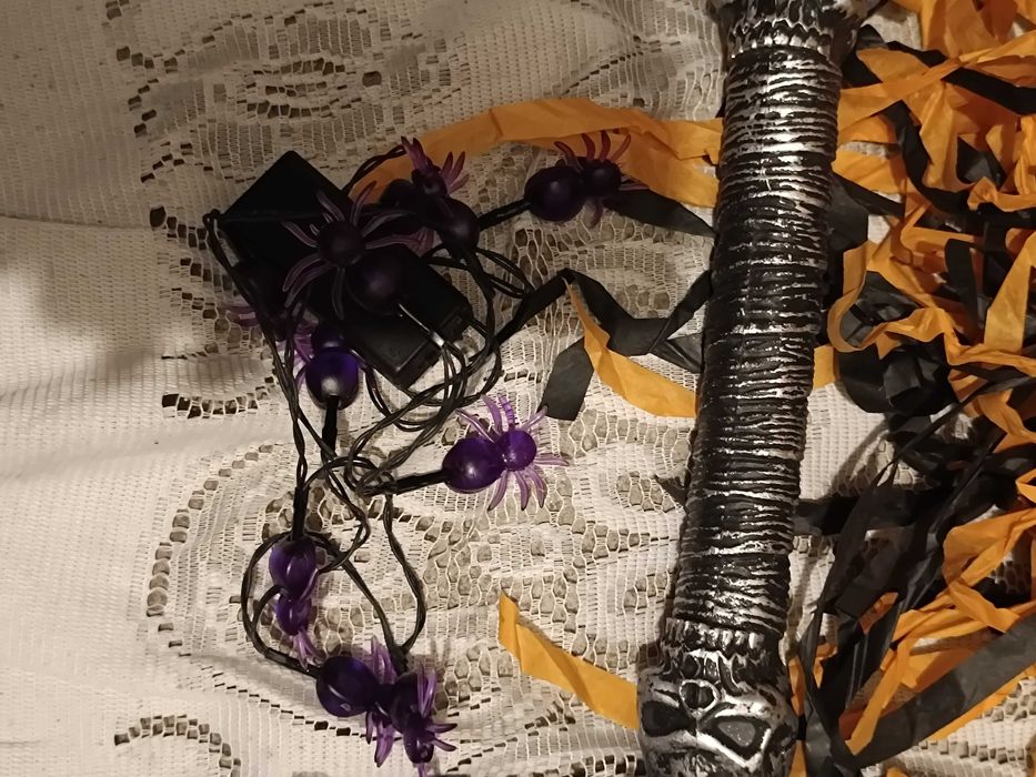 Conjunto Halloween::Bruxa Luzes e adereços