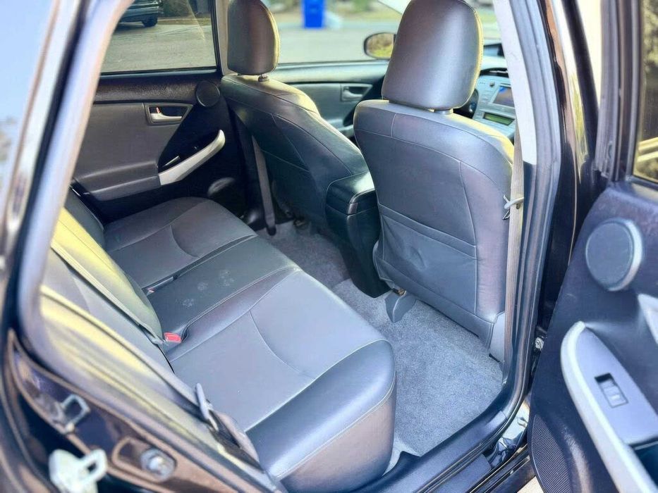 Toyota Prius      2015