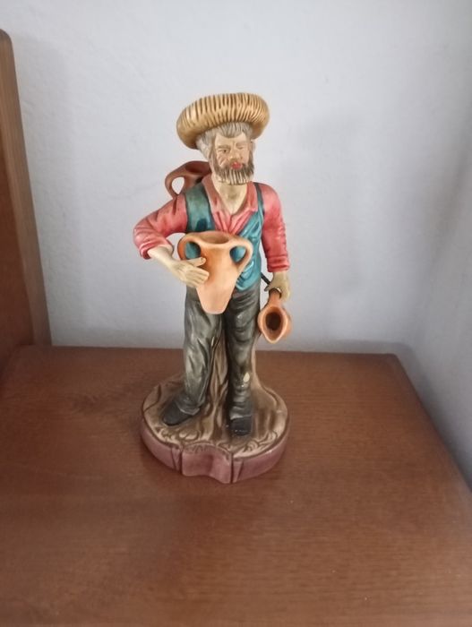 Estatuetas/figuras de cerâmica/pintadas à mão