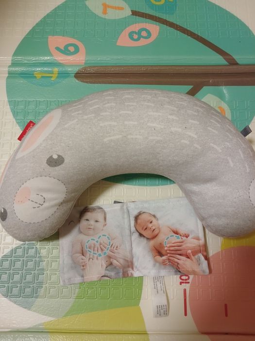 Fisher price,  подушка для викладання на животик і масажу