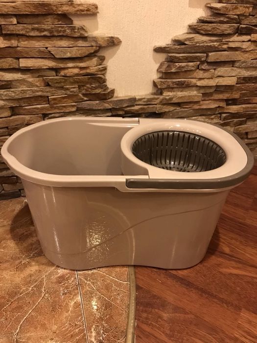 Швабра с ведром и отжимом-центрифугой.Bursev, Irak plastik . Турция.