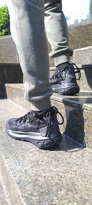 Без передплати Бомбические мужские кроссовки Nike acg Mountain Fly 2