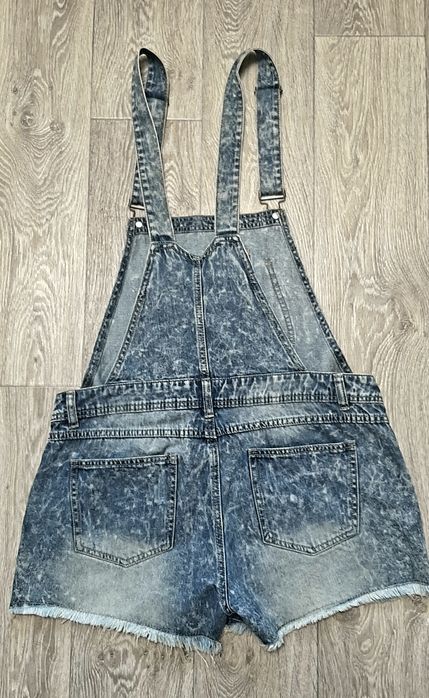 Джинсовые шорты-комбинезон, размер L