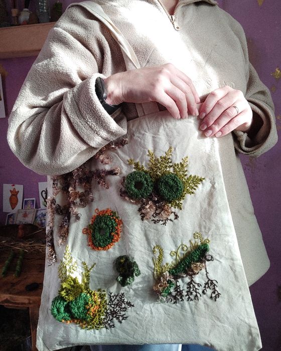 Унікальний шопер з в'язаними елементами та ручною вишивкою